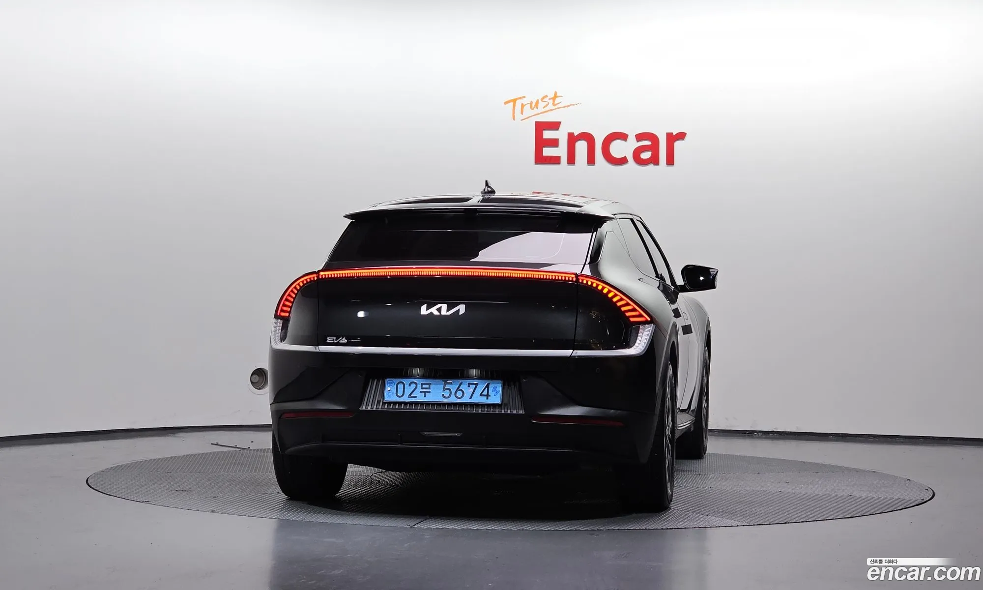 Kia EV6 2022 KNAC281AFNA070175 — 4