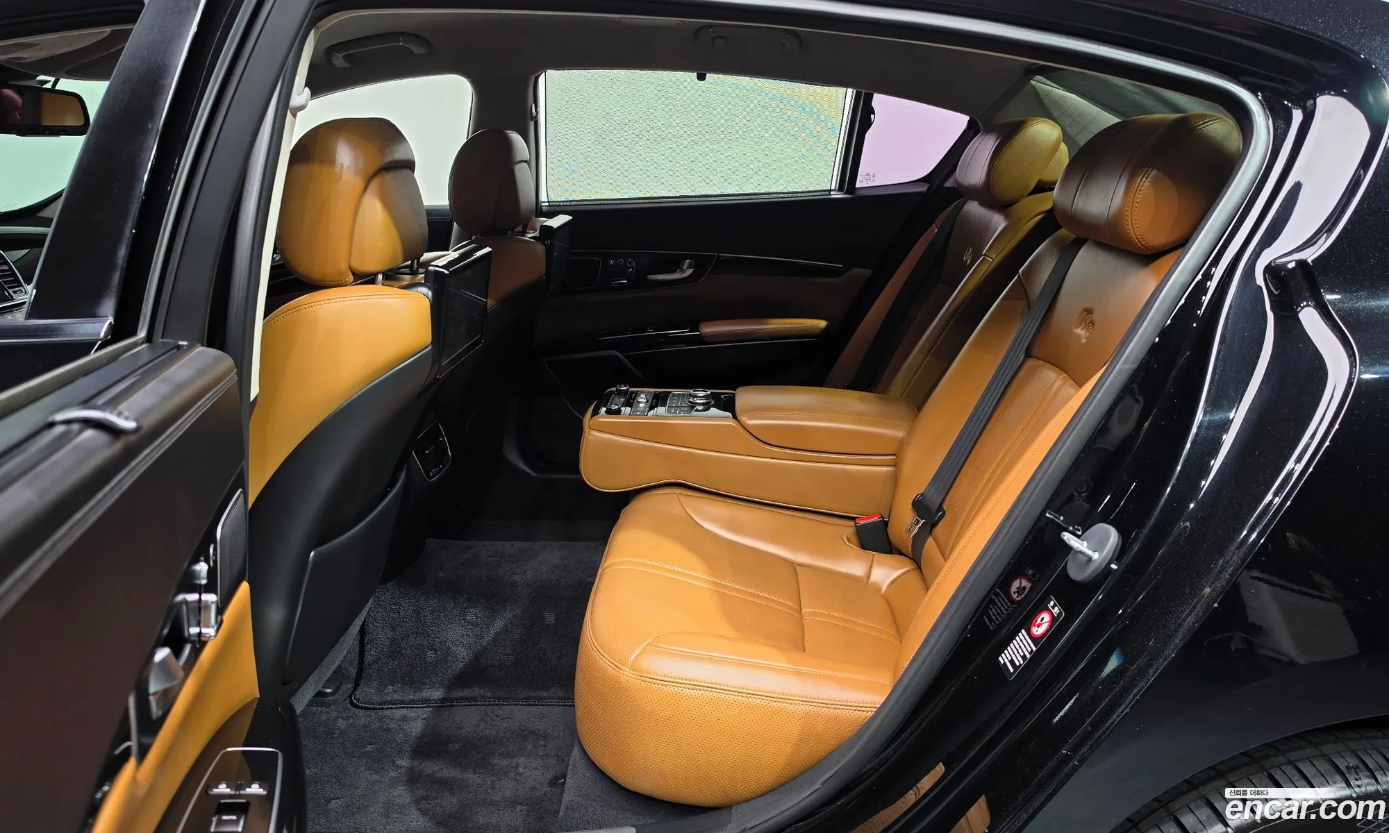 Kia K9 2016 KNALW413BGS033705 — 18