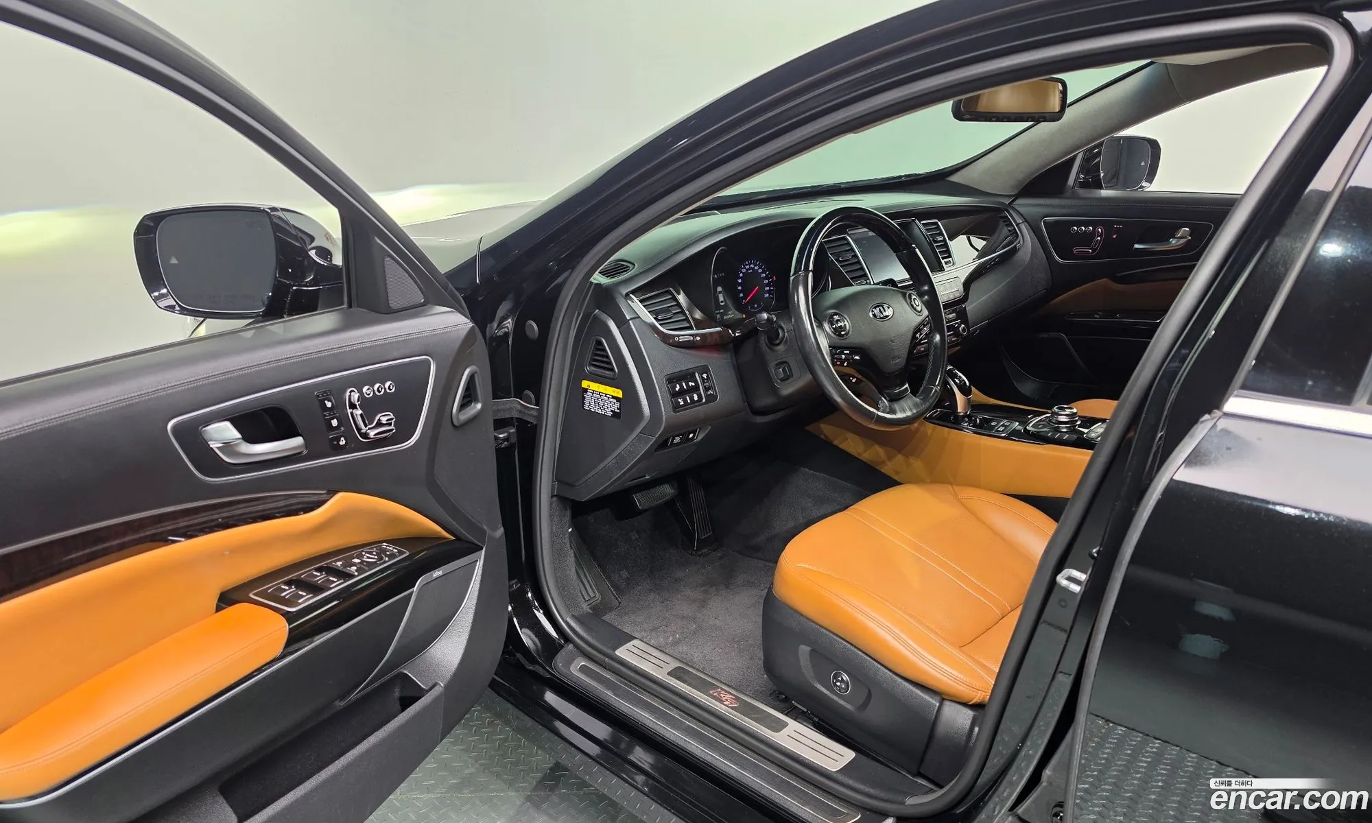 Kia K9 2016 KNALW413BGS033705 — 10