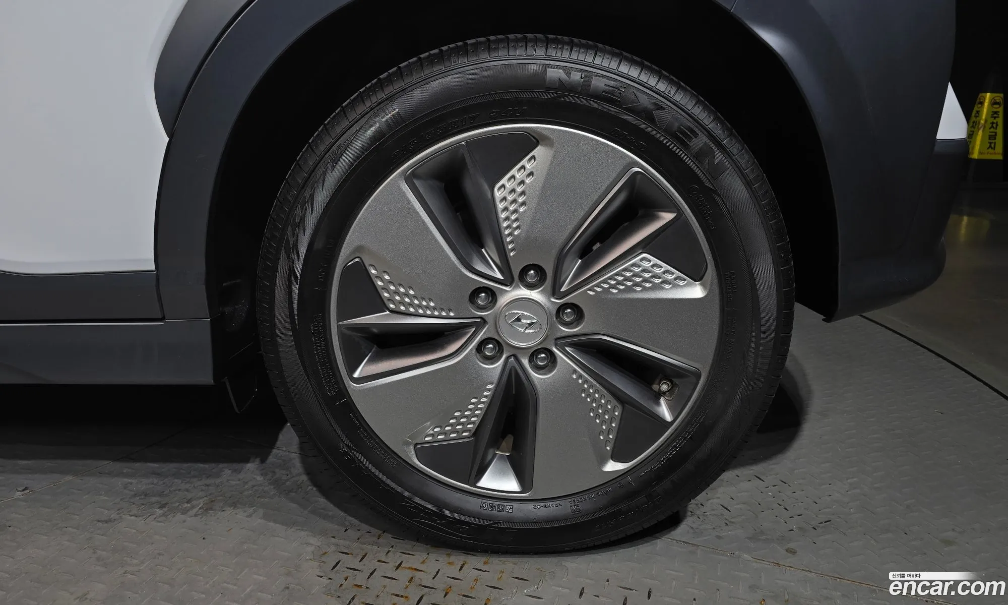 Hyundai Kona Electric 2019 — 24