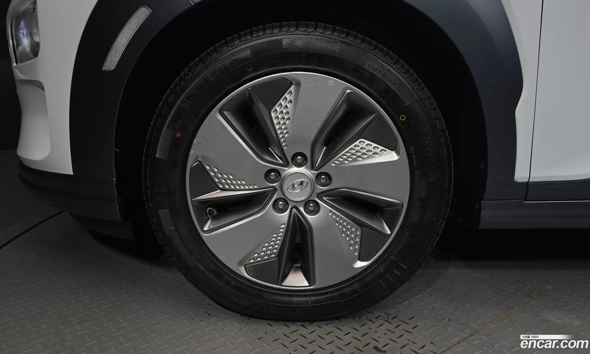 Hyundai Kona Electric 2019 — 16