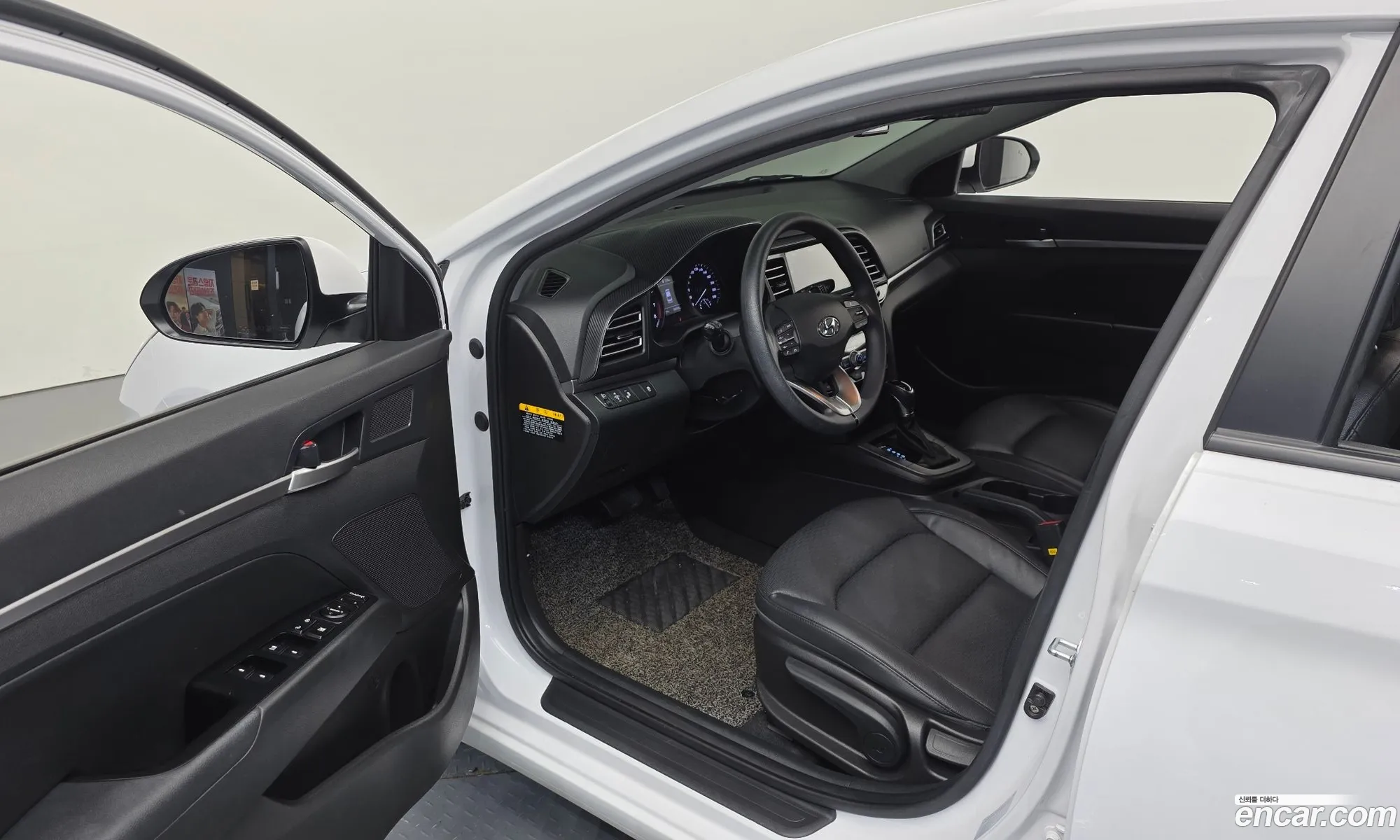 Hyundai Elantra AD 2020 — 9