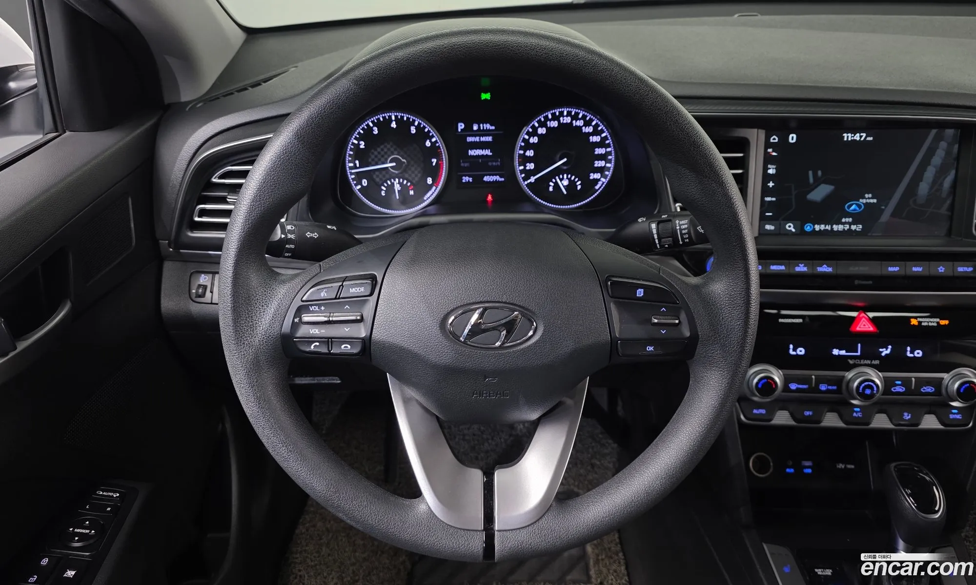 Hyundai Elantra AD 2020 — 13