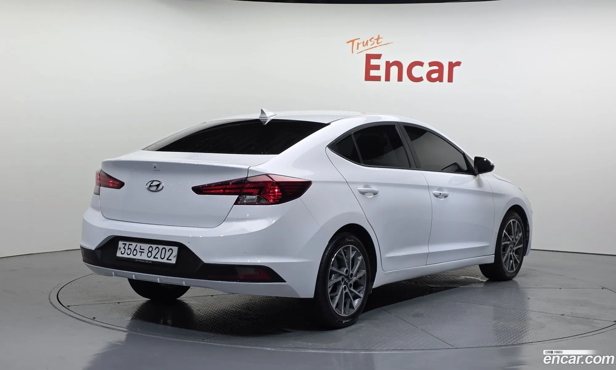 Hyundai Elantra AD 2020 — 16