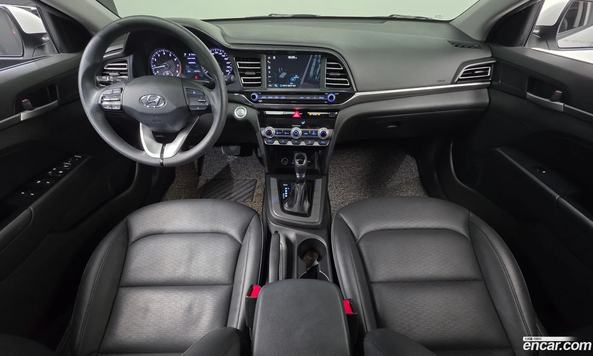 Hyundai Elantra AD 2020 — 10