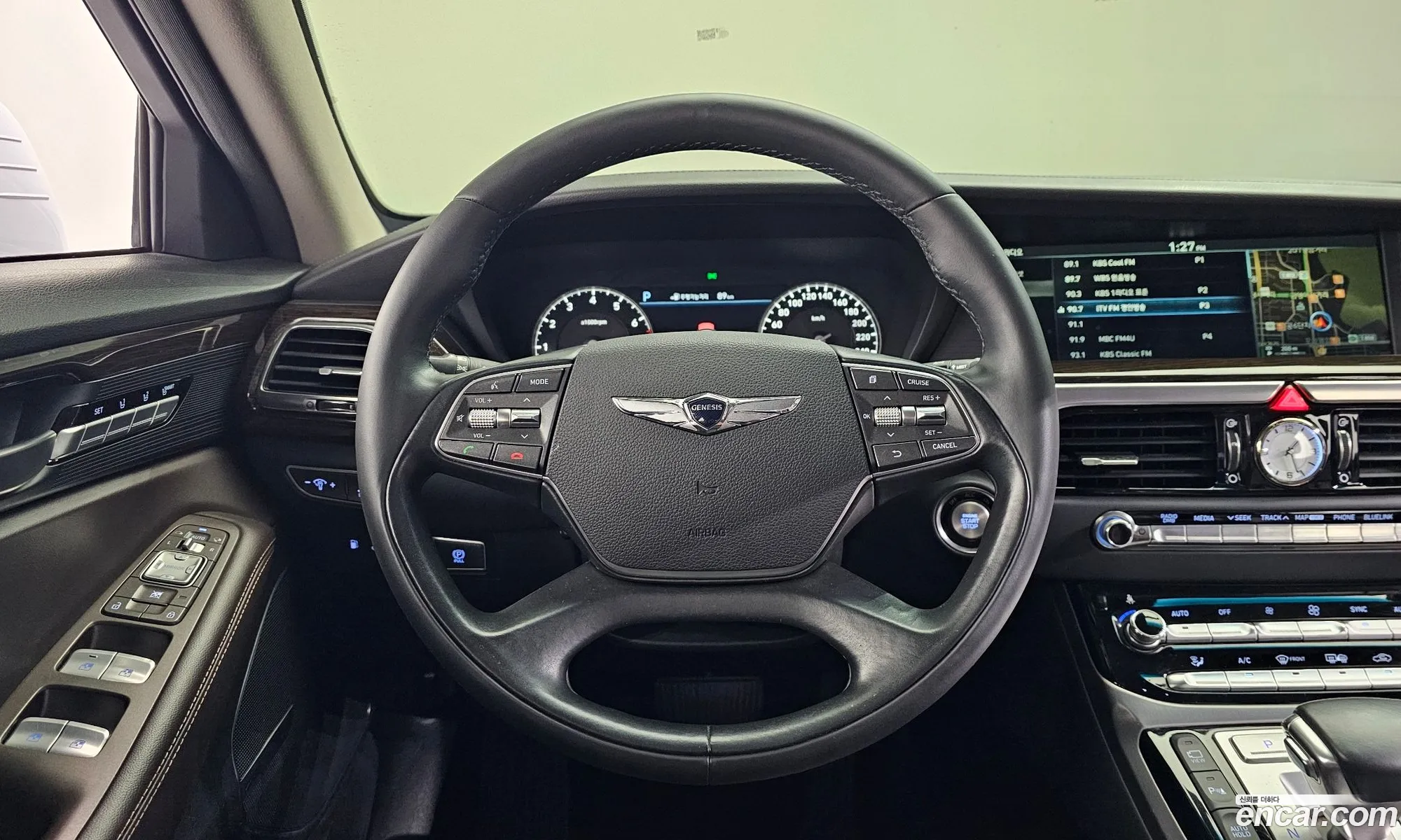 Genesis EQ900 2017 — 2
