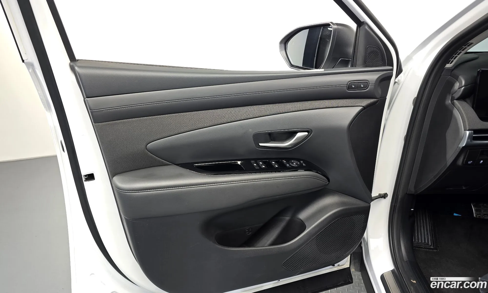 Hyundai Tucson Hybrid 2025 — 23