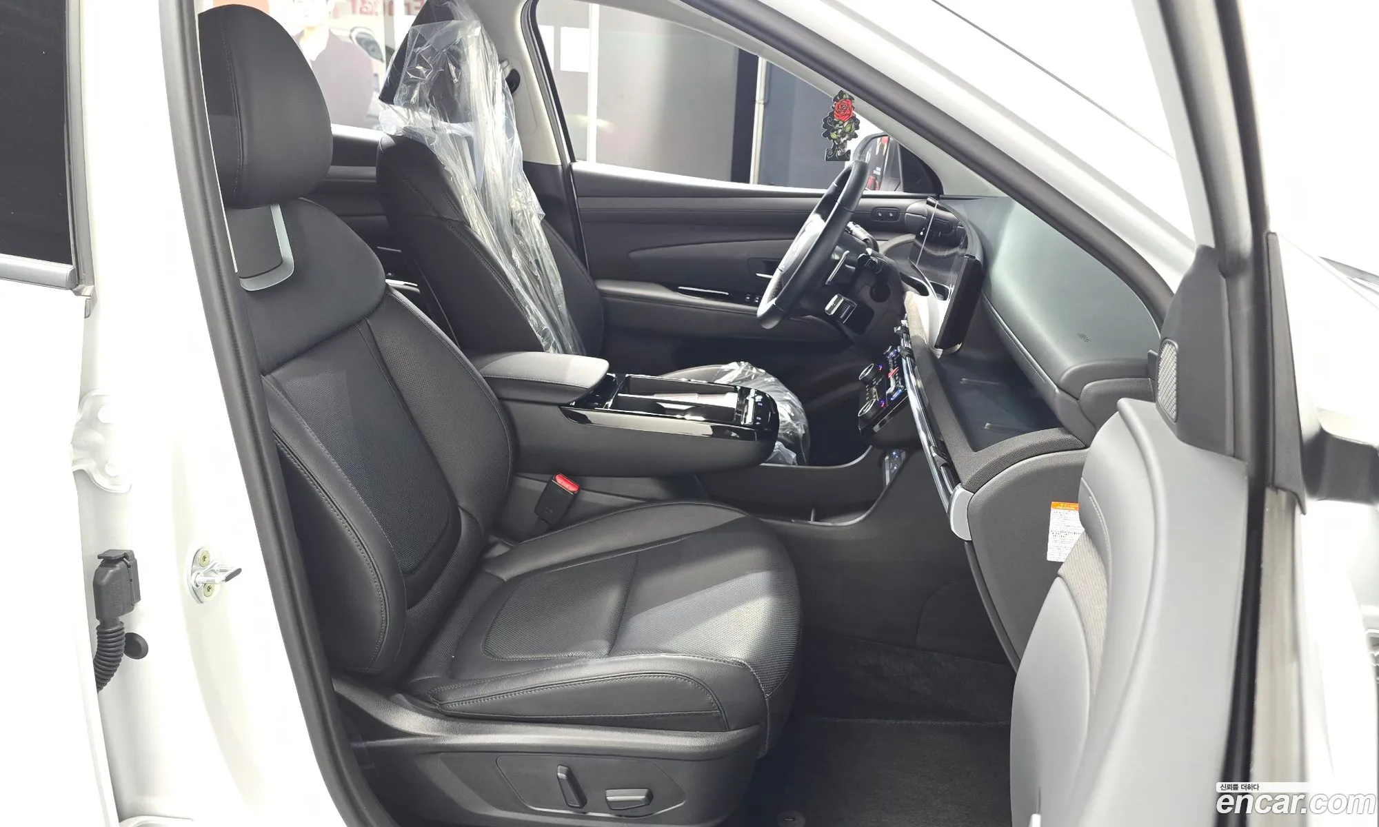 Hyundai Tucson Hybrid 2025 — 24