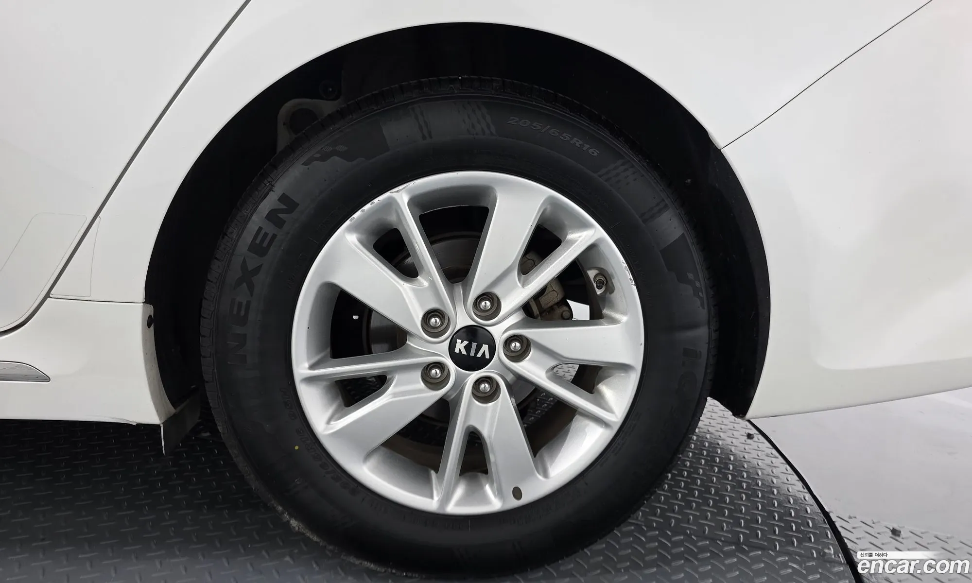 Kia K5 2018 — 32