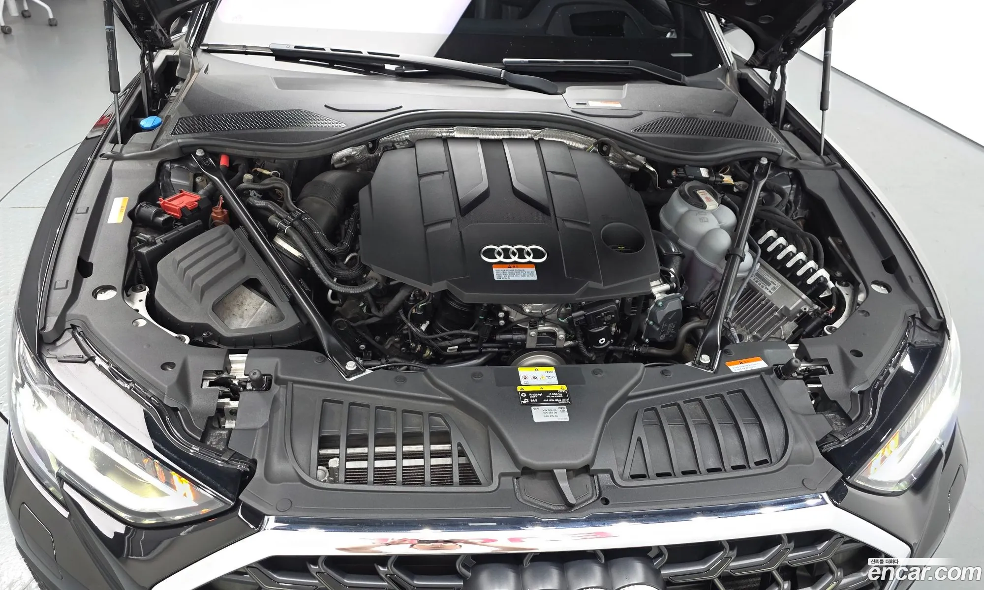 Audi A8 2023 — 10