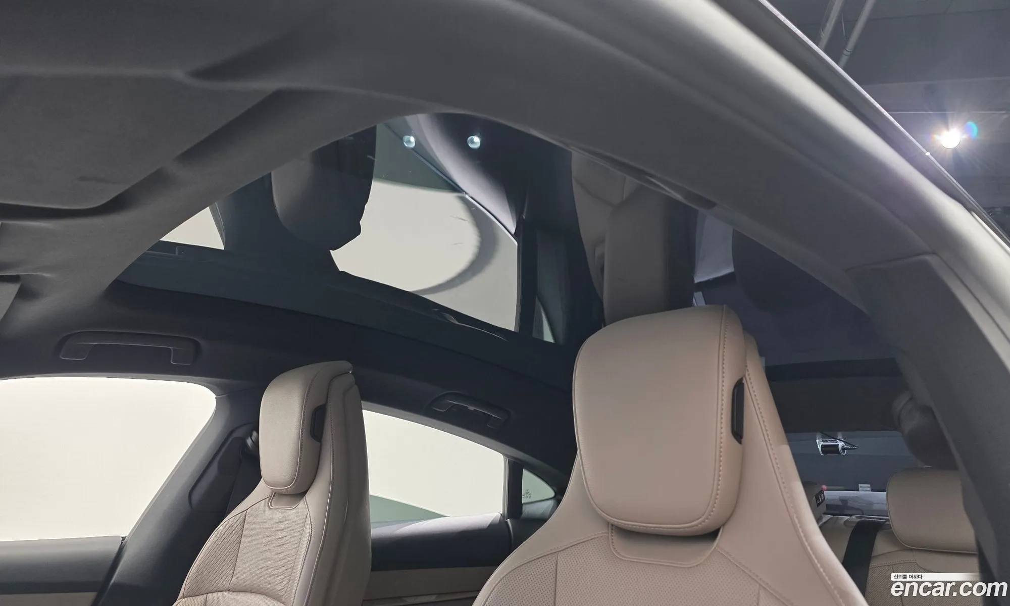 Porsche Taycan 2022 — 18