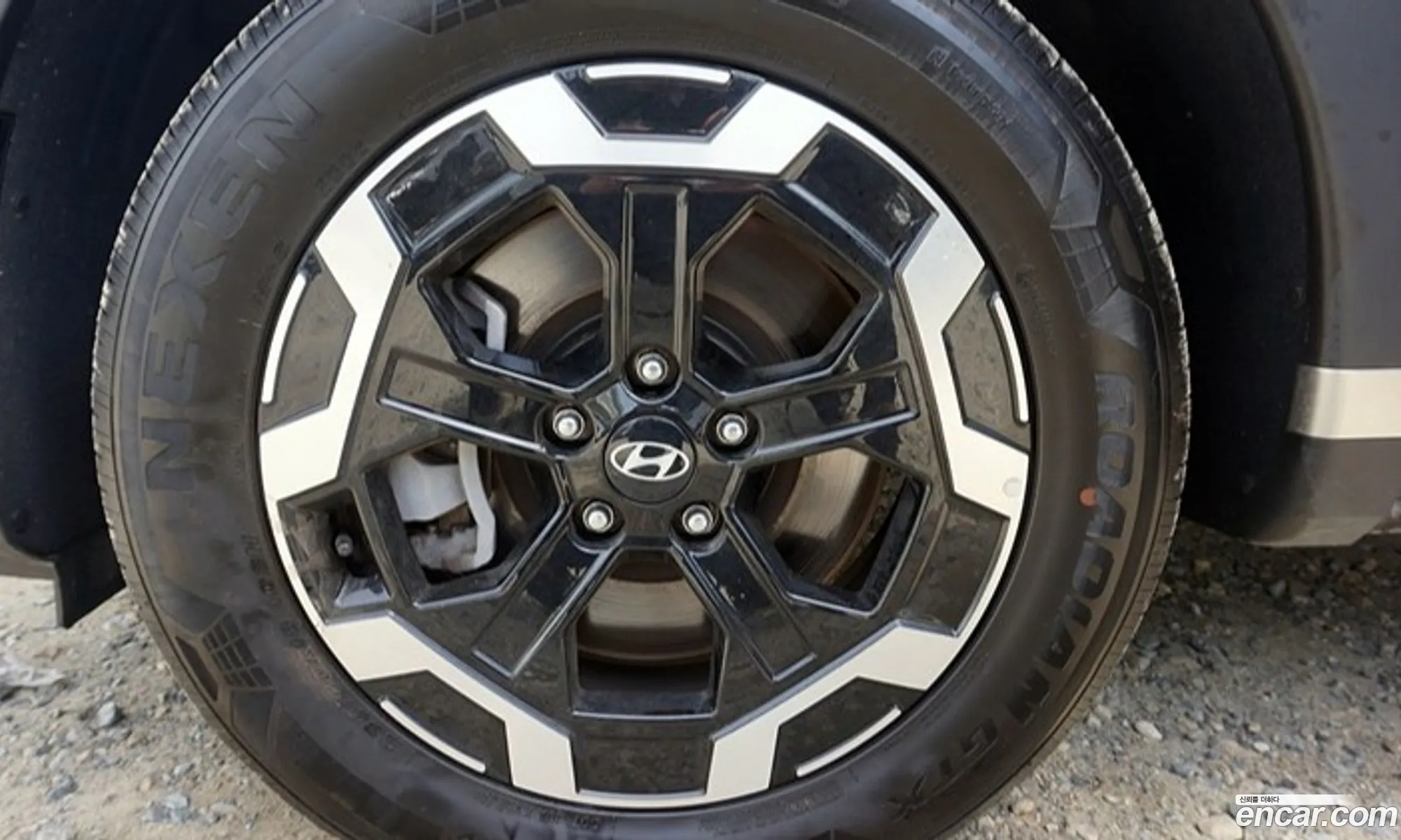 Hyundai Santa Fe 2025 — 16