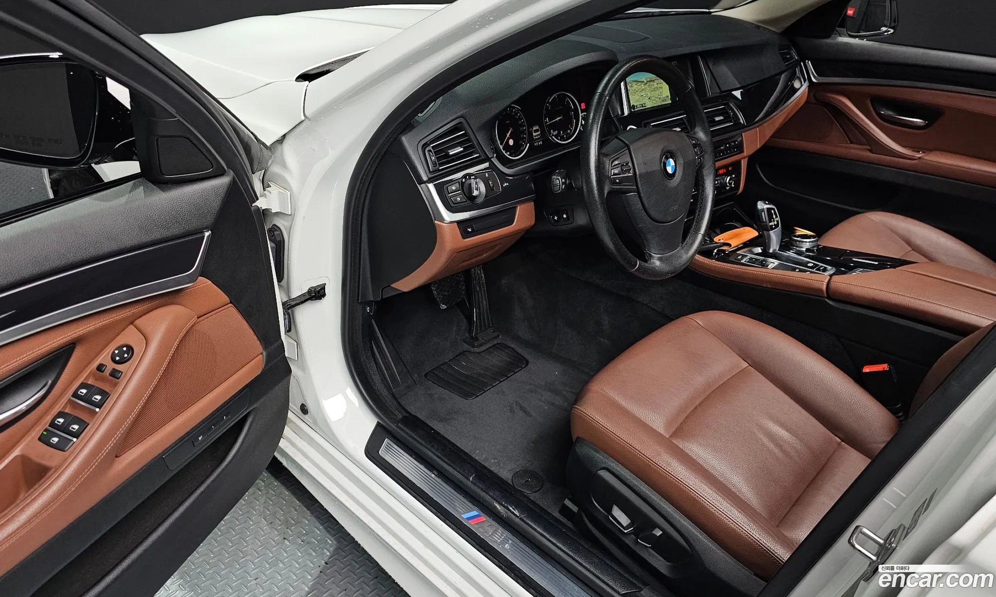 BMW 5 Series 2016 WBA5E5107GG200794 — 16
