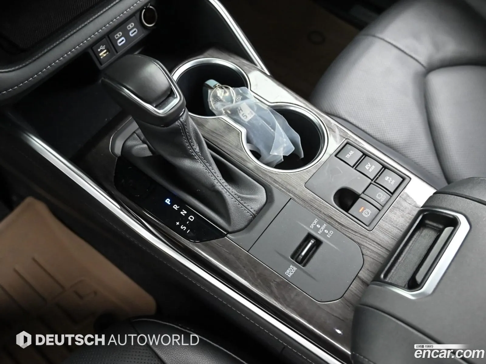 Toyota Highlander 2023 — 2