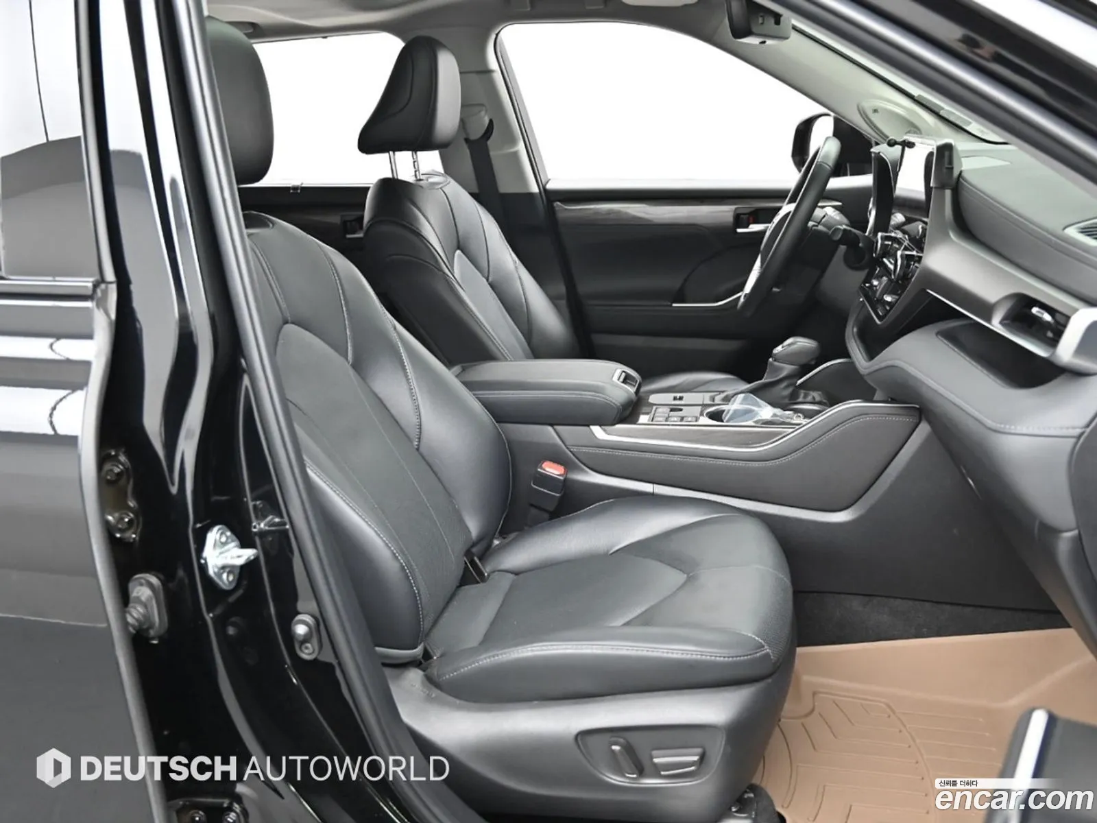 Toyota Highlander 2023 — 3