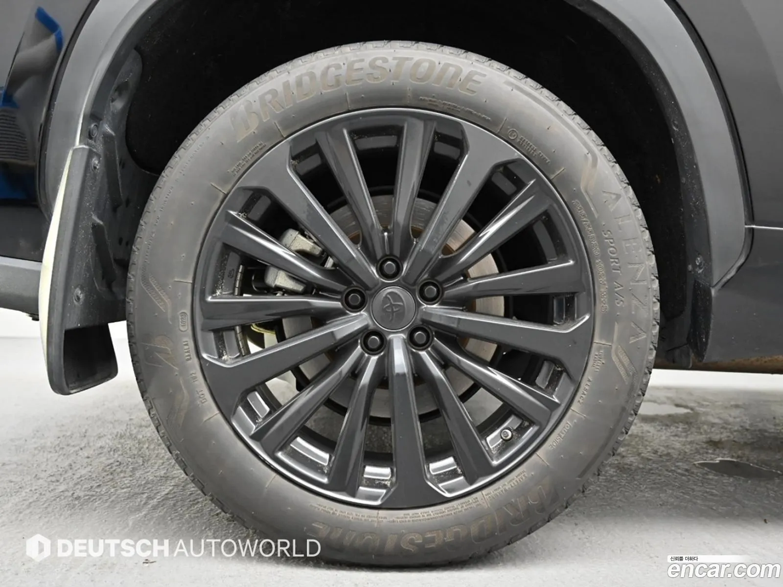 Toyota Highlander 2023 — 14