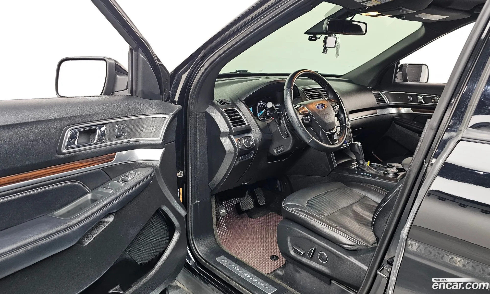 Ford Explorer 2017 1FM5K8FH4HGC40792 — 12