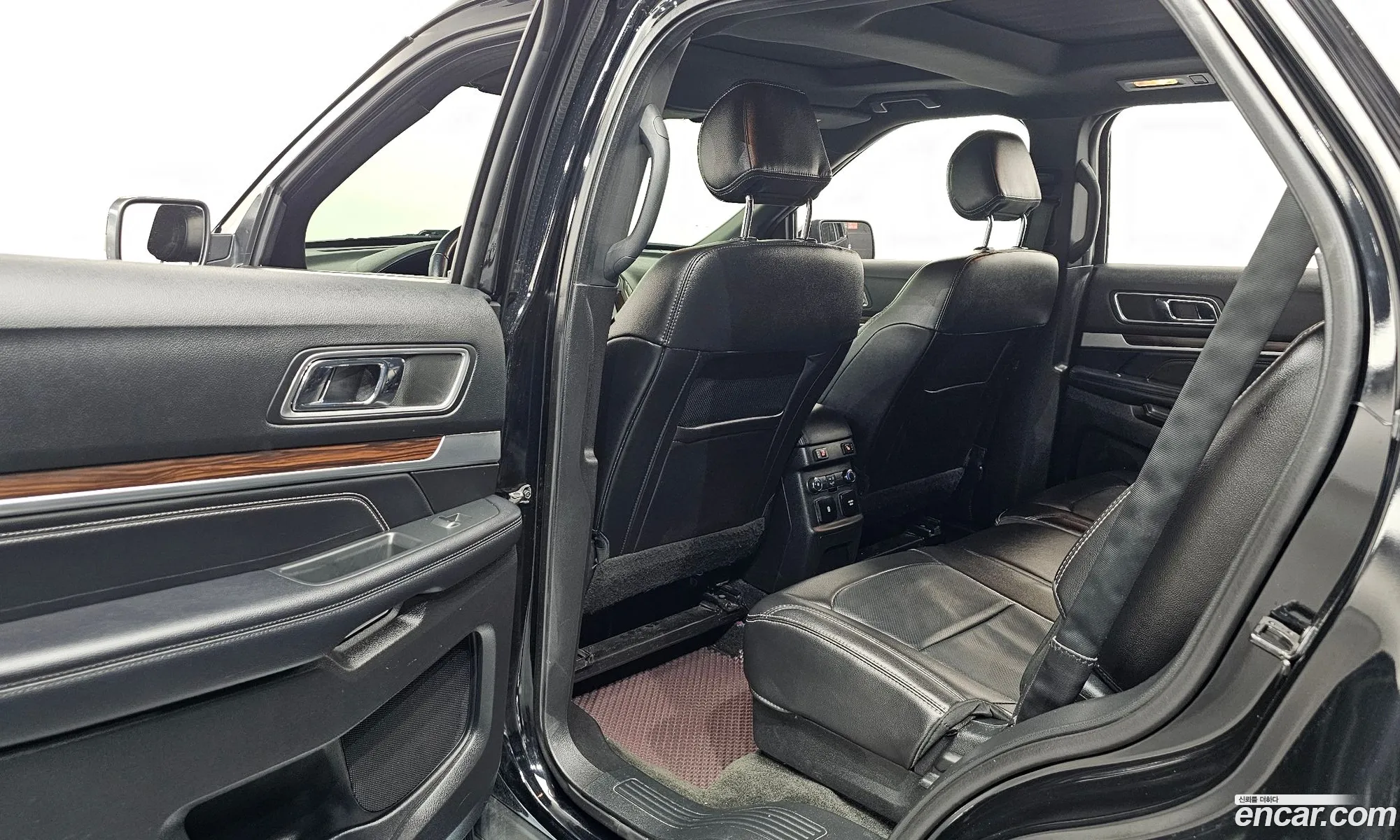 Ford Explorer 2017 1FM5K8FH4HGC40792 — 6