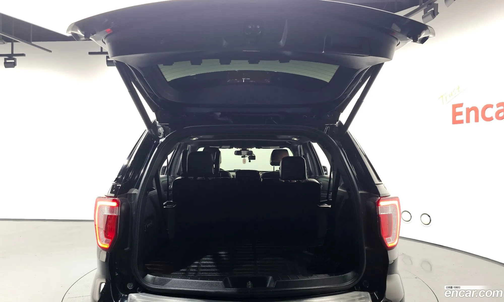 Ford Explorer 2017 1FM5K8FH4HGC40792 — 9