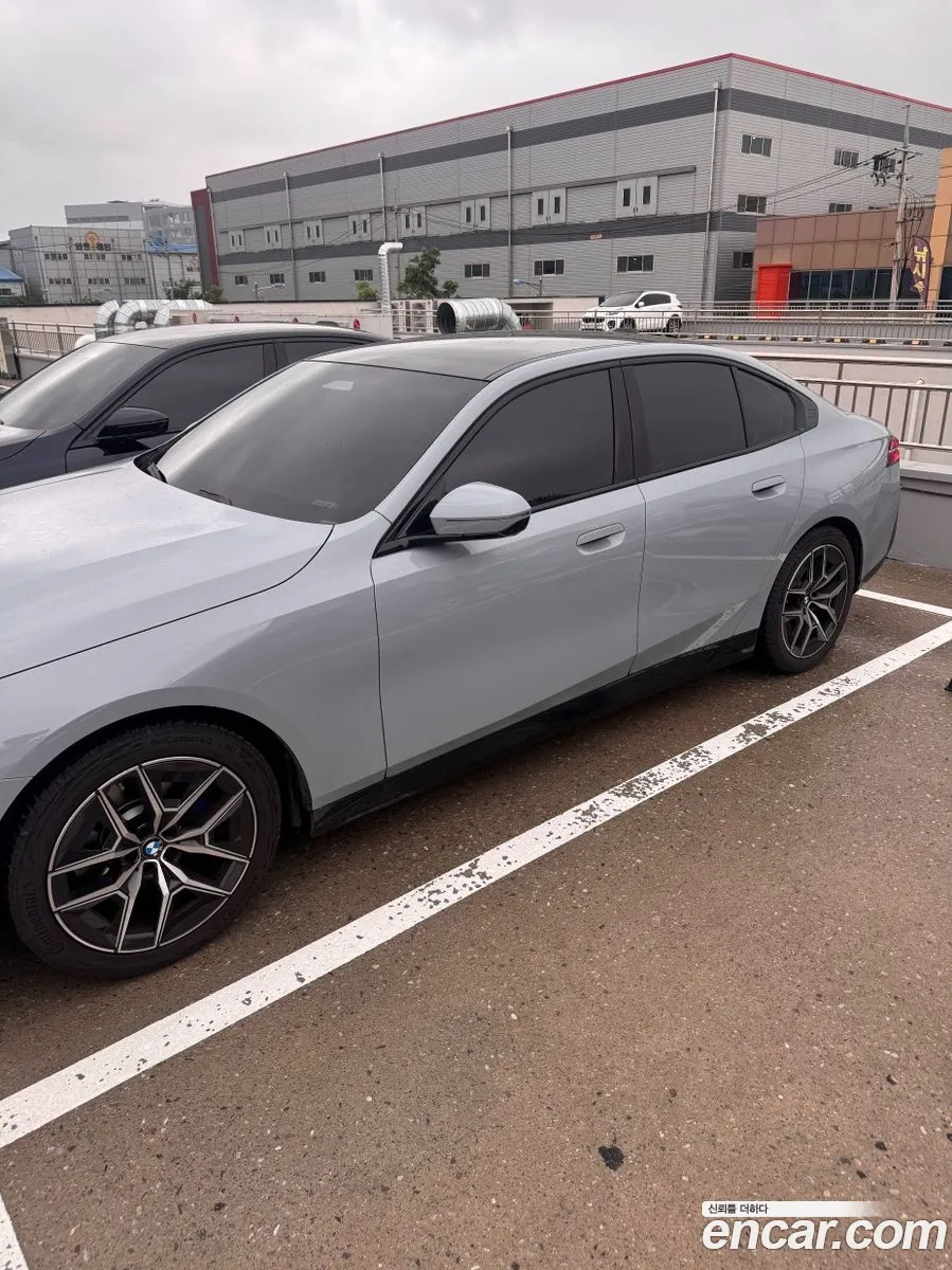 BMW 5 Series 2026 — 3