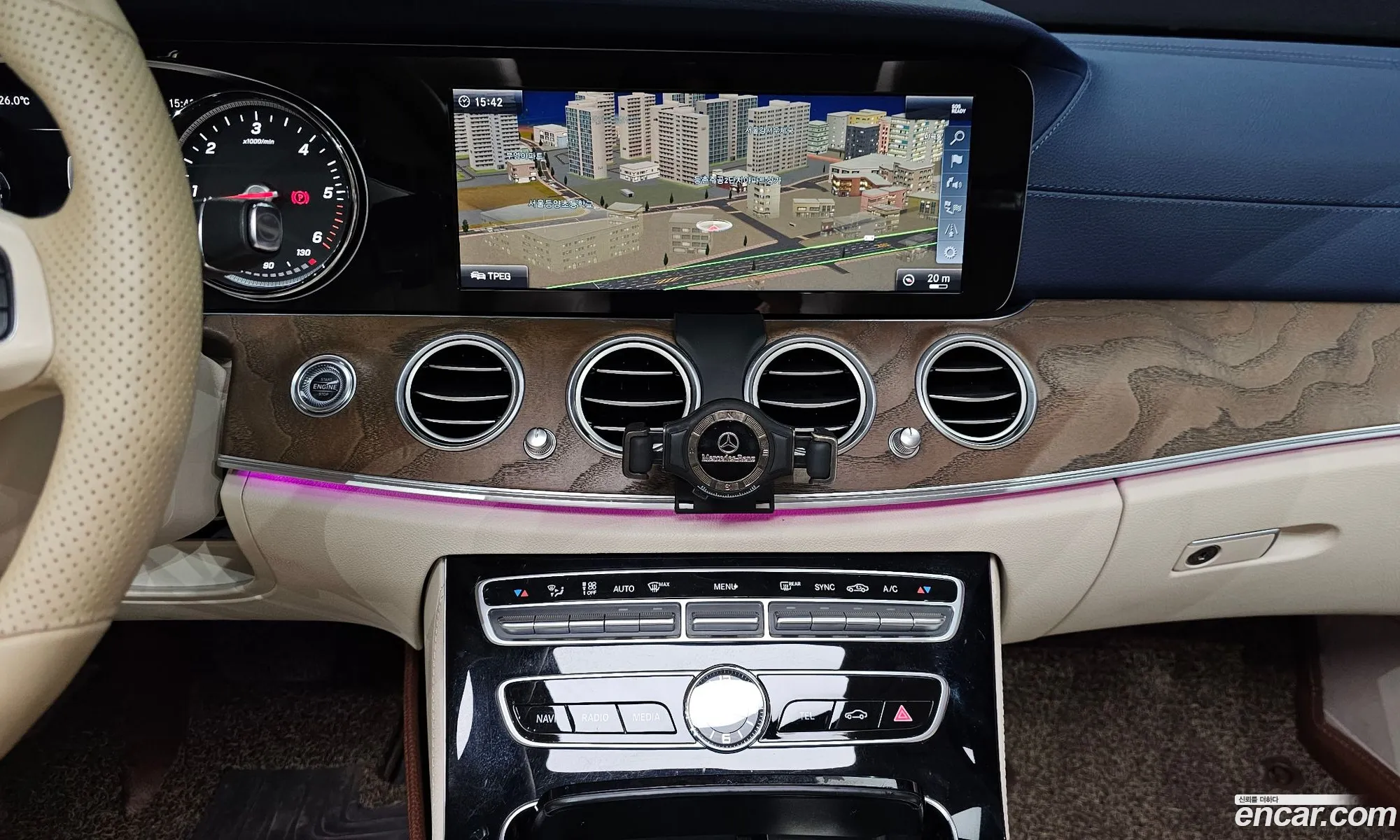 Mercedes-Benz E-Class W213 2018 — 14