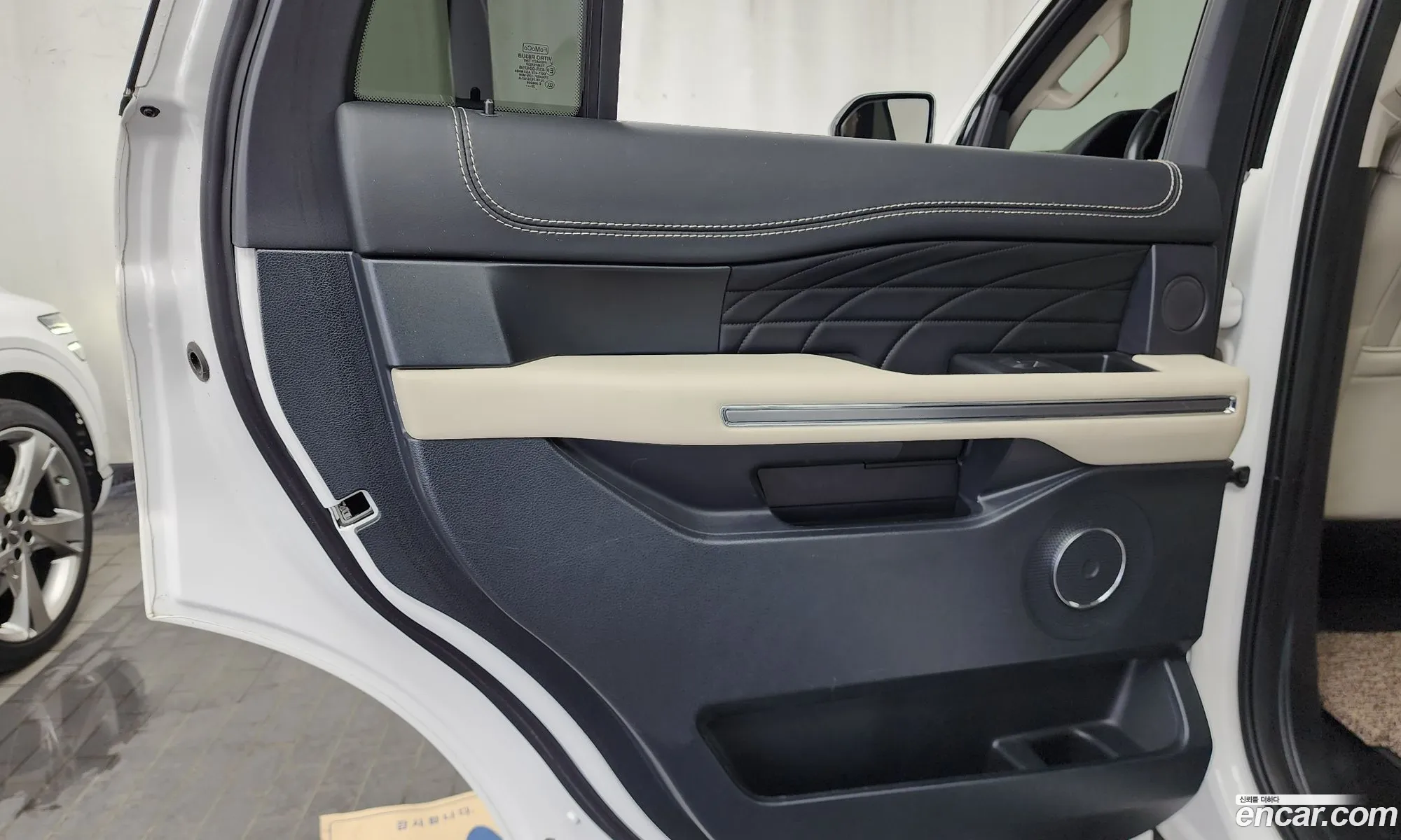 Ford Expedition 2021 1FMJU1MT000000000 — 34