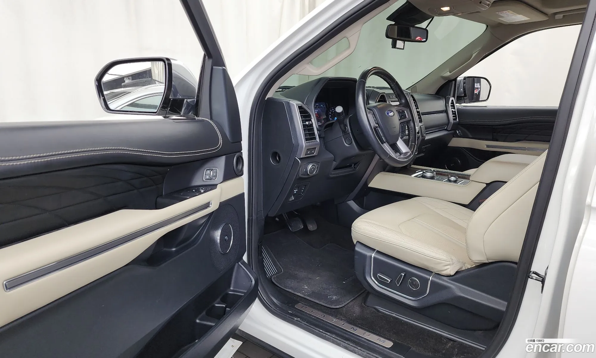 Ford Expedition 2021 1FMJU1MT000000000 — 33