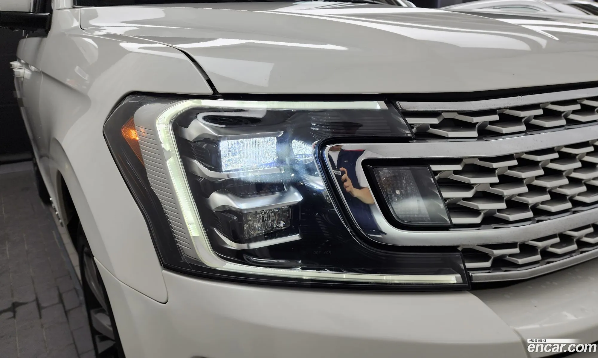 Ford Expedition 2021 1FMJU1MT000000000 — 10