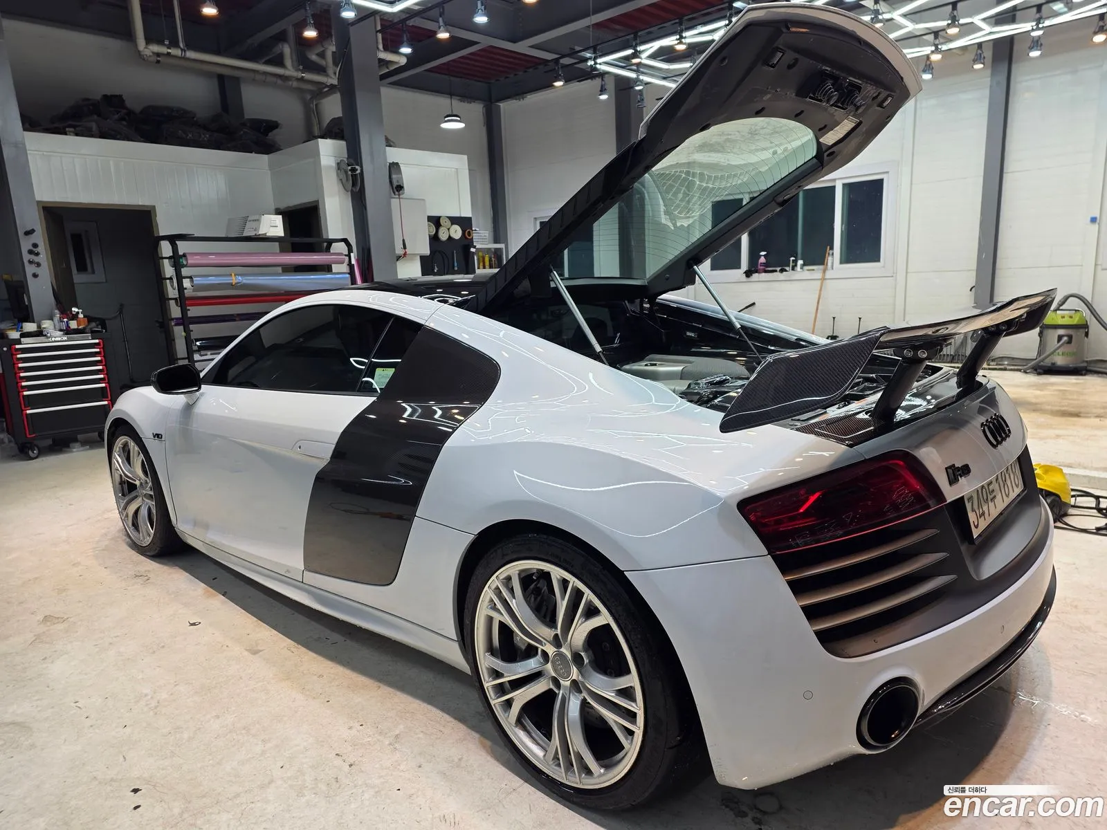 Audi R8