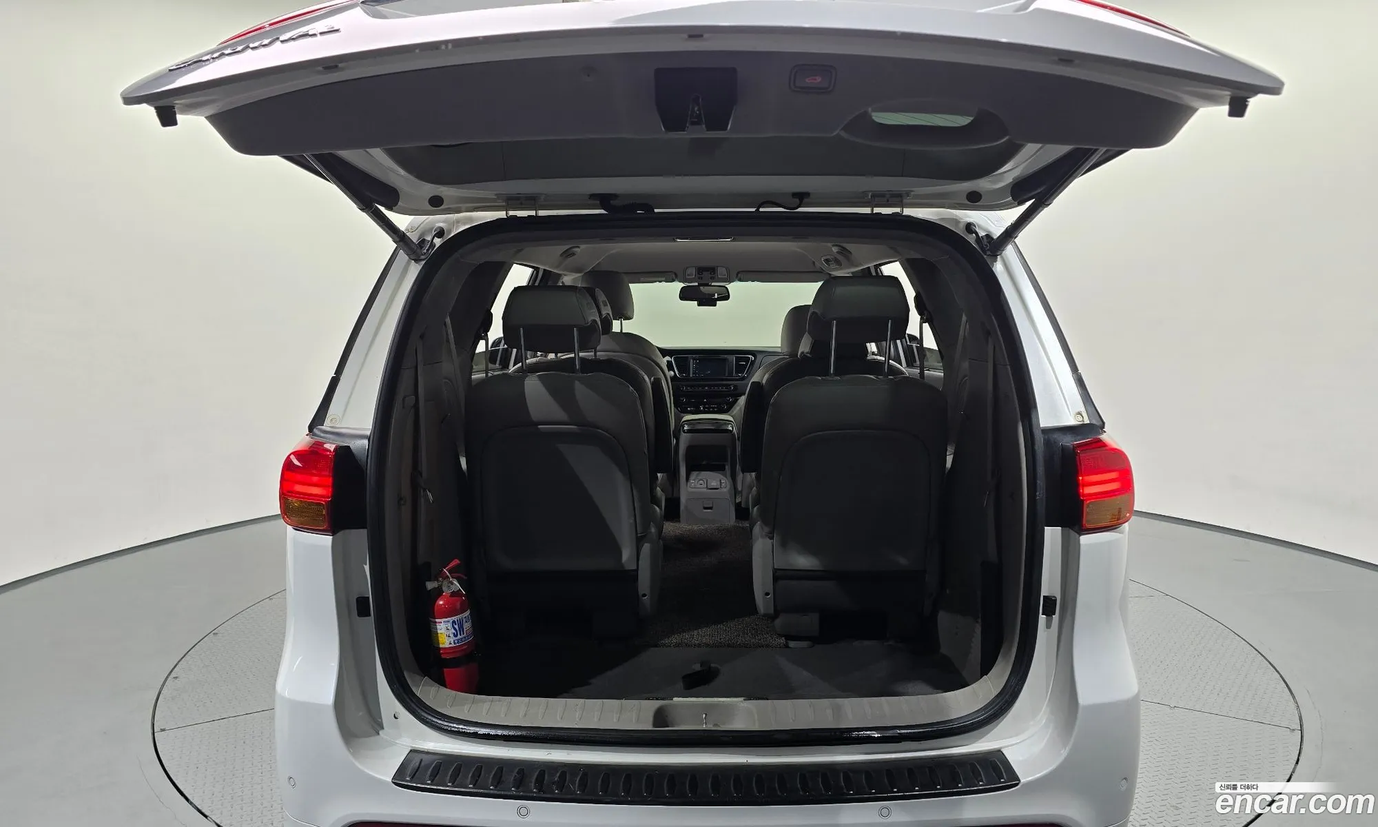 Kia Carnival 2015 — 14