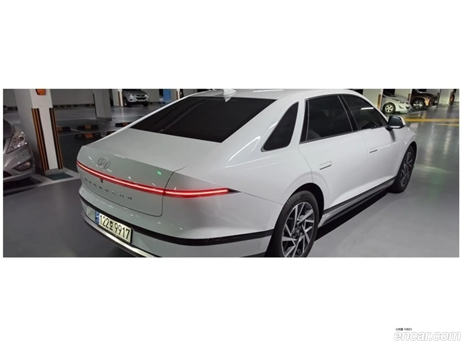 Hyundai Grandeur Hybrid 2023 — 10