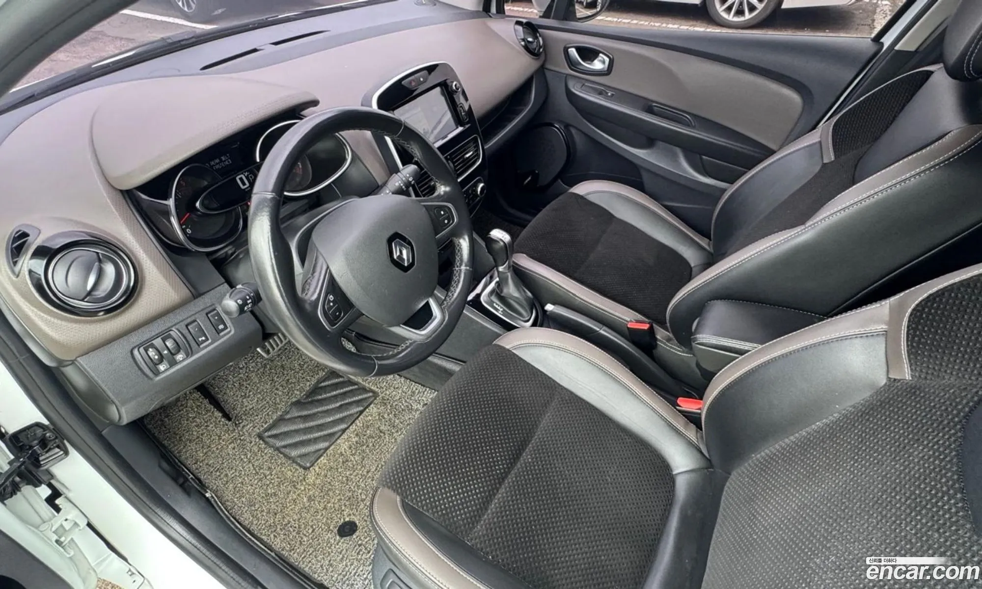 Renault Korea (Samsung) Clio 2018 — 13