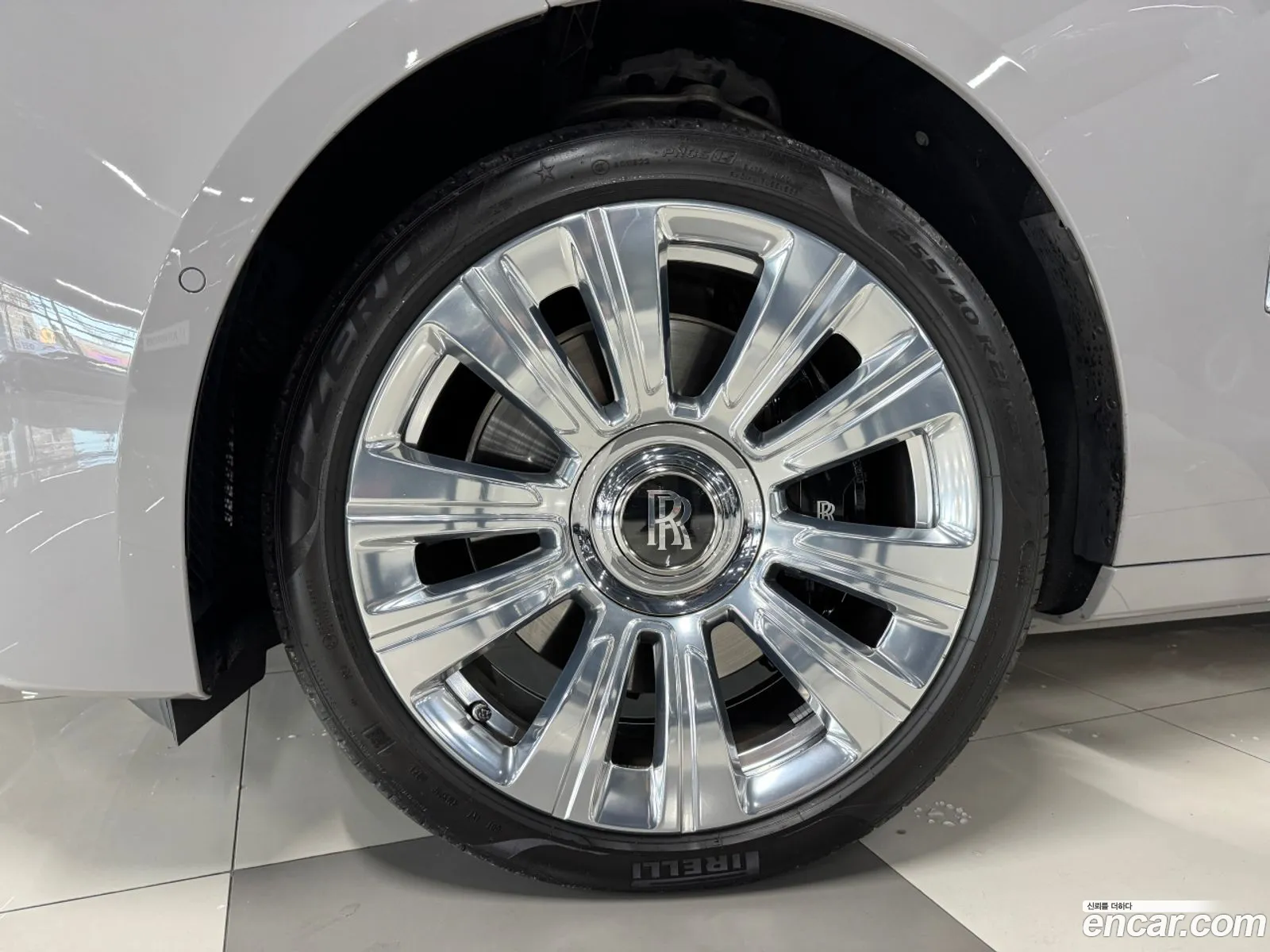 Rolls-Royce Ghost 2022 — 14