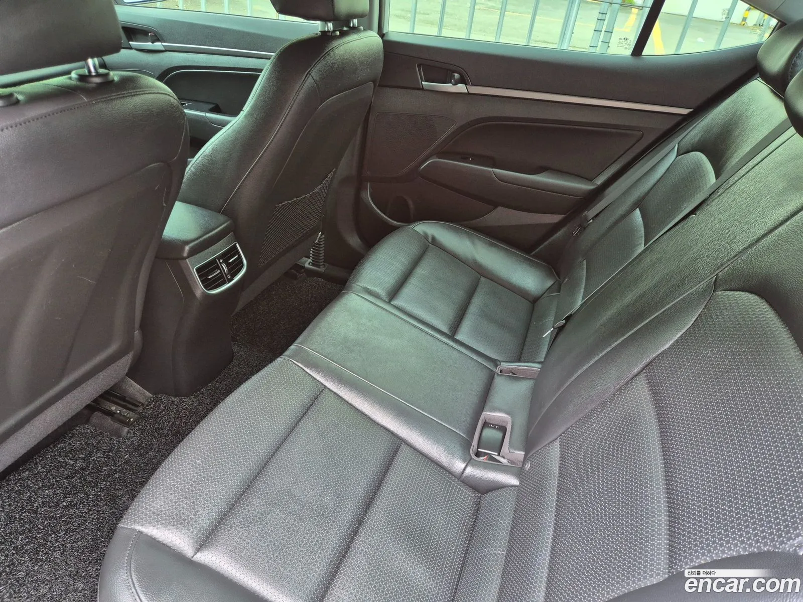 Hyundai Elantra AD 2016 — 18