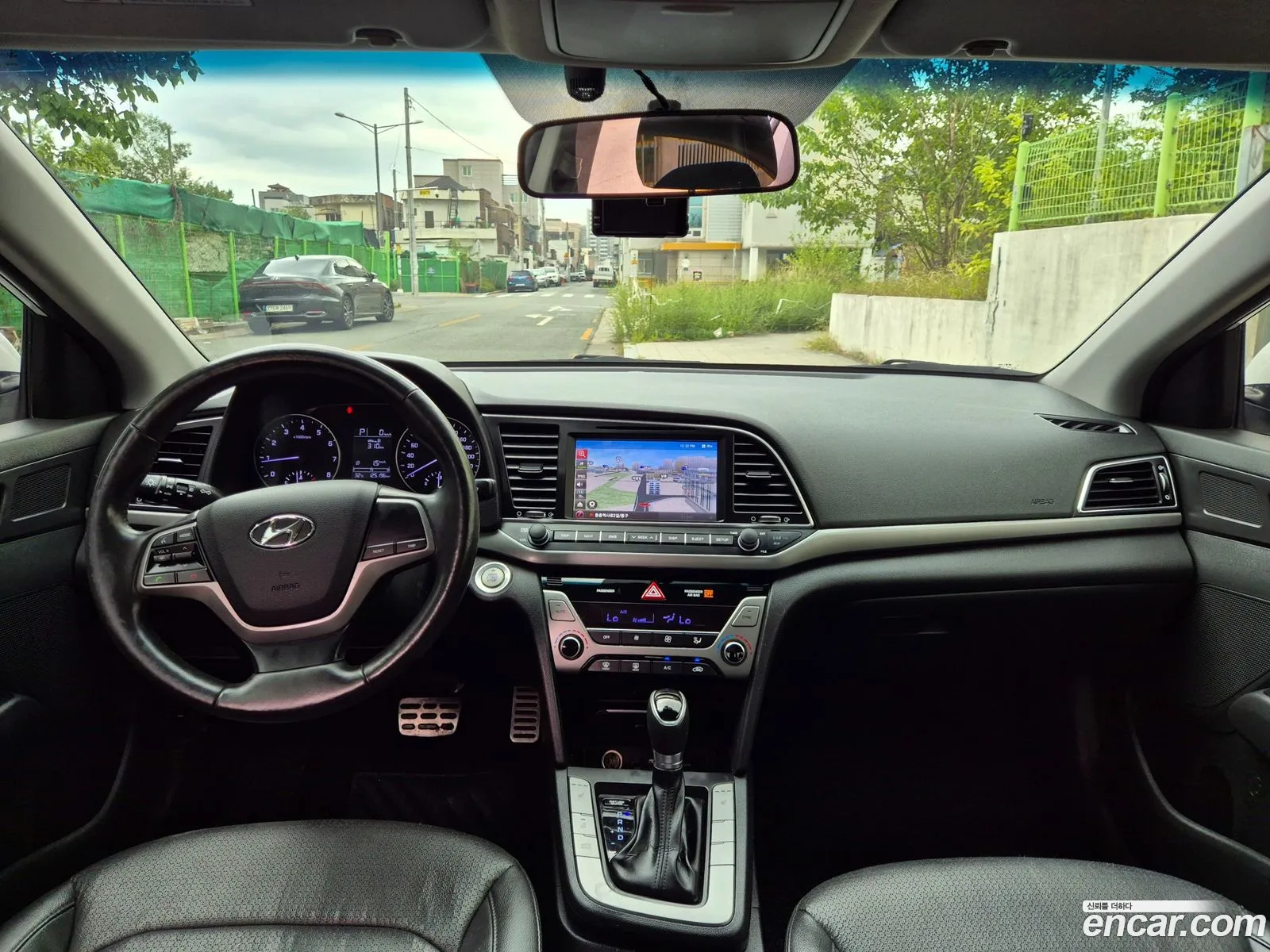 Hyundai Elantra AD 2016 — 19