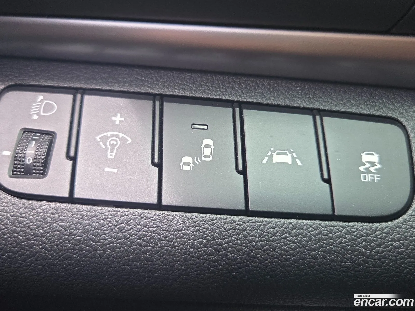 Hyundai Elantra AD 2019 — 3