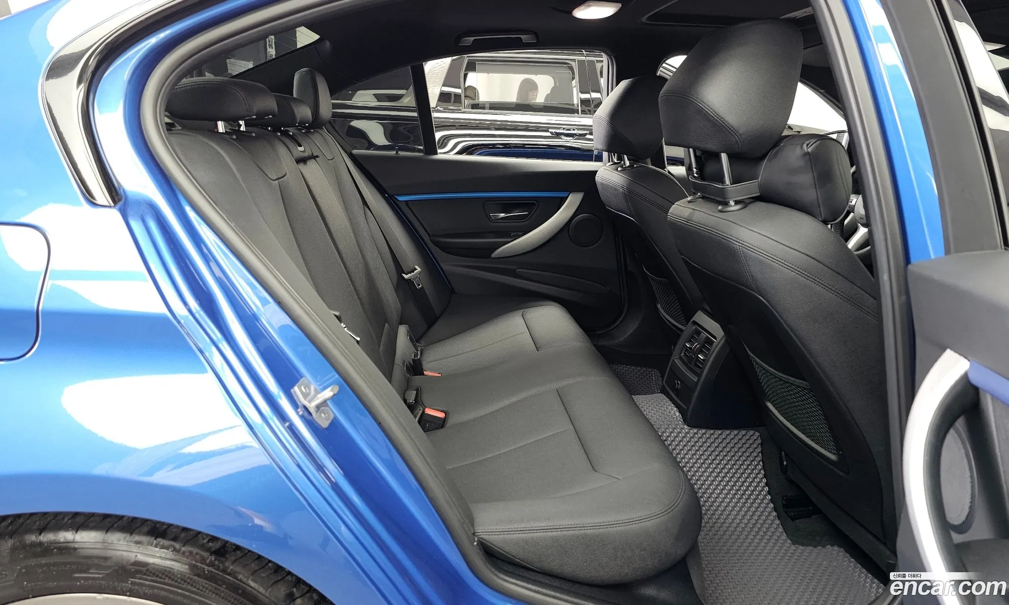 BMW 3 Series 2018 WBA8A9104JAD29556 — 12