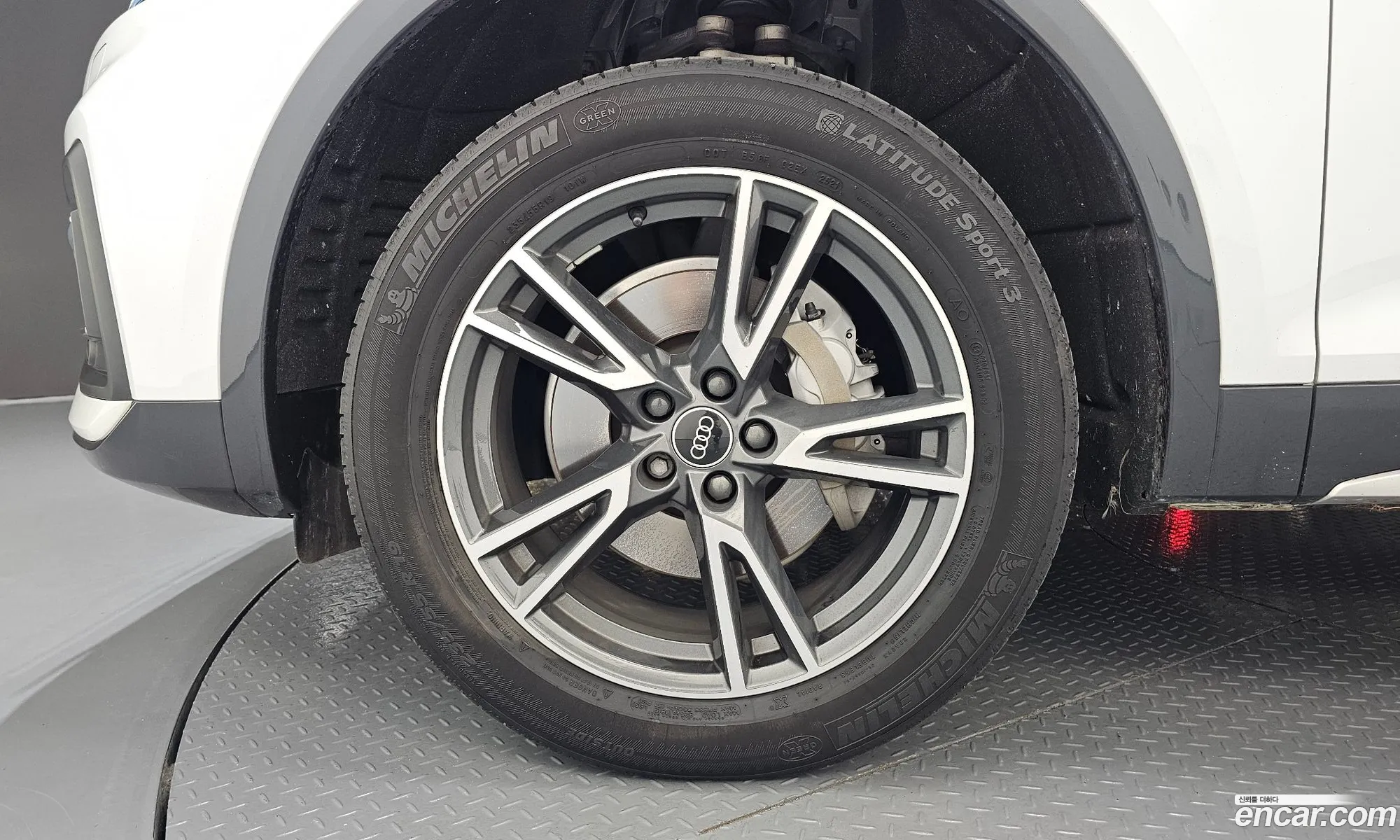 Audi Q5 2022 WAUZZZFY3N2016698 — 5