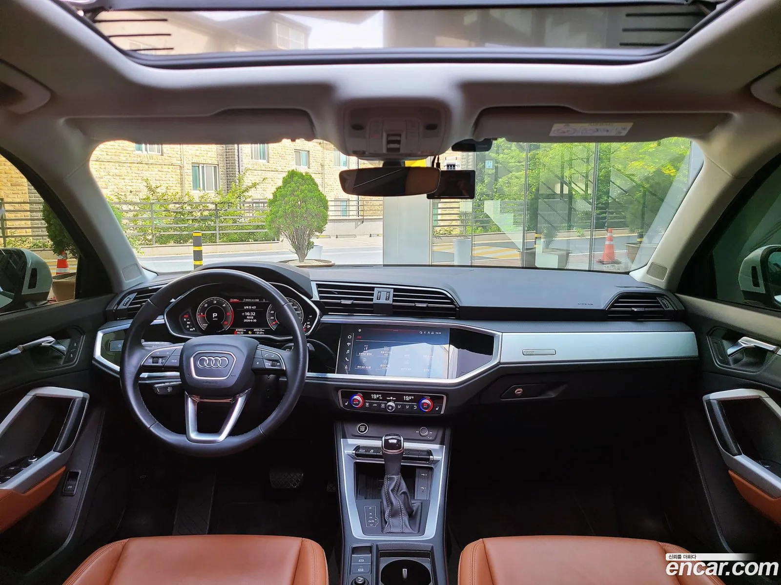 Audi Q3 2022 — 12