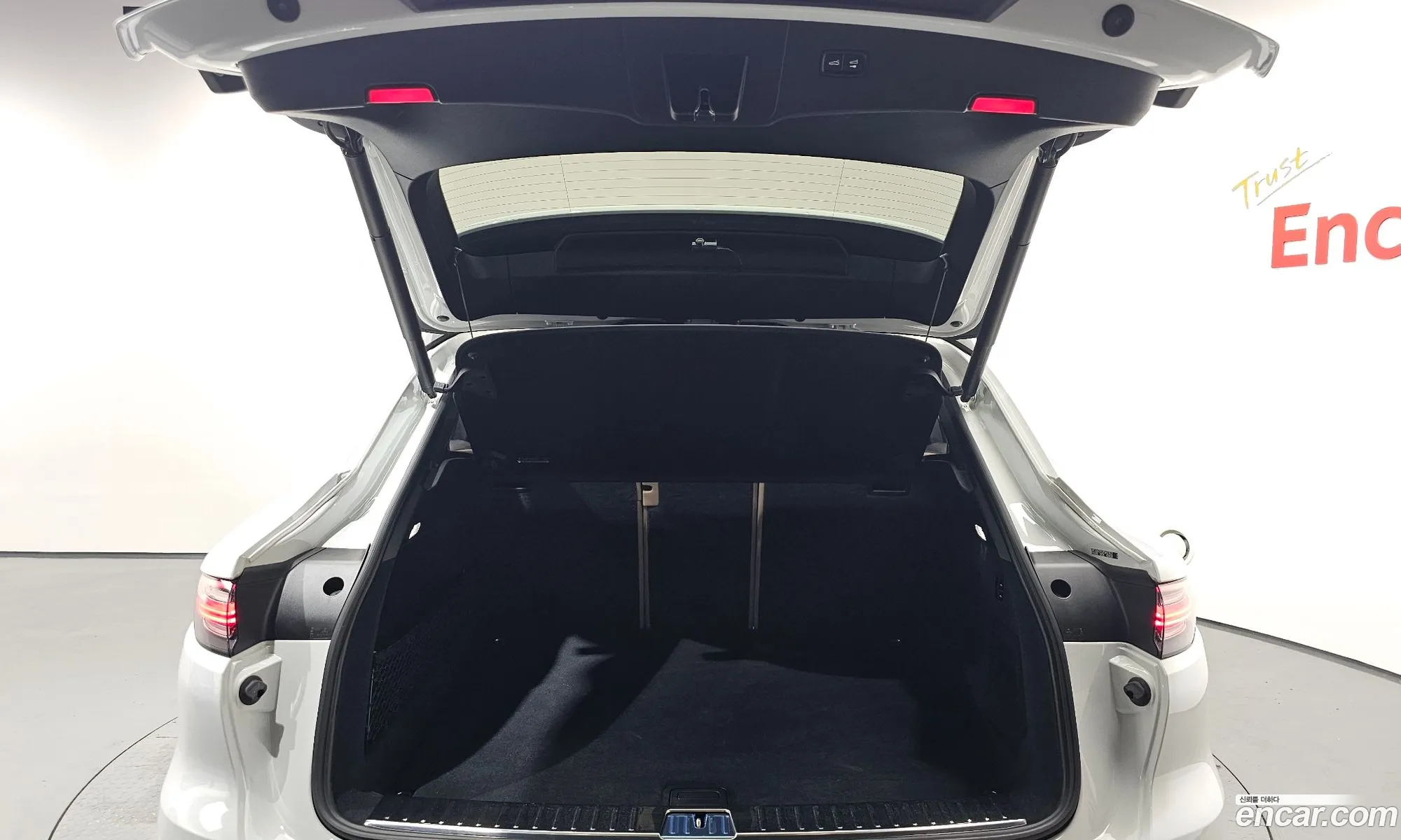Porsche Cayenne 2023 — 2