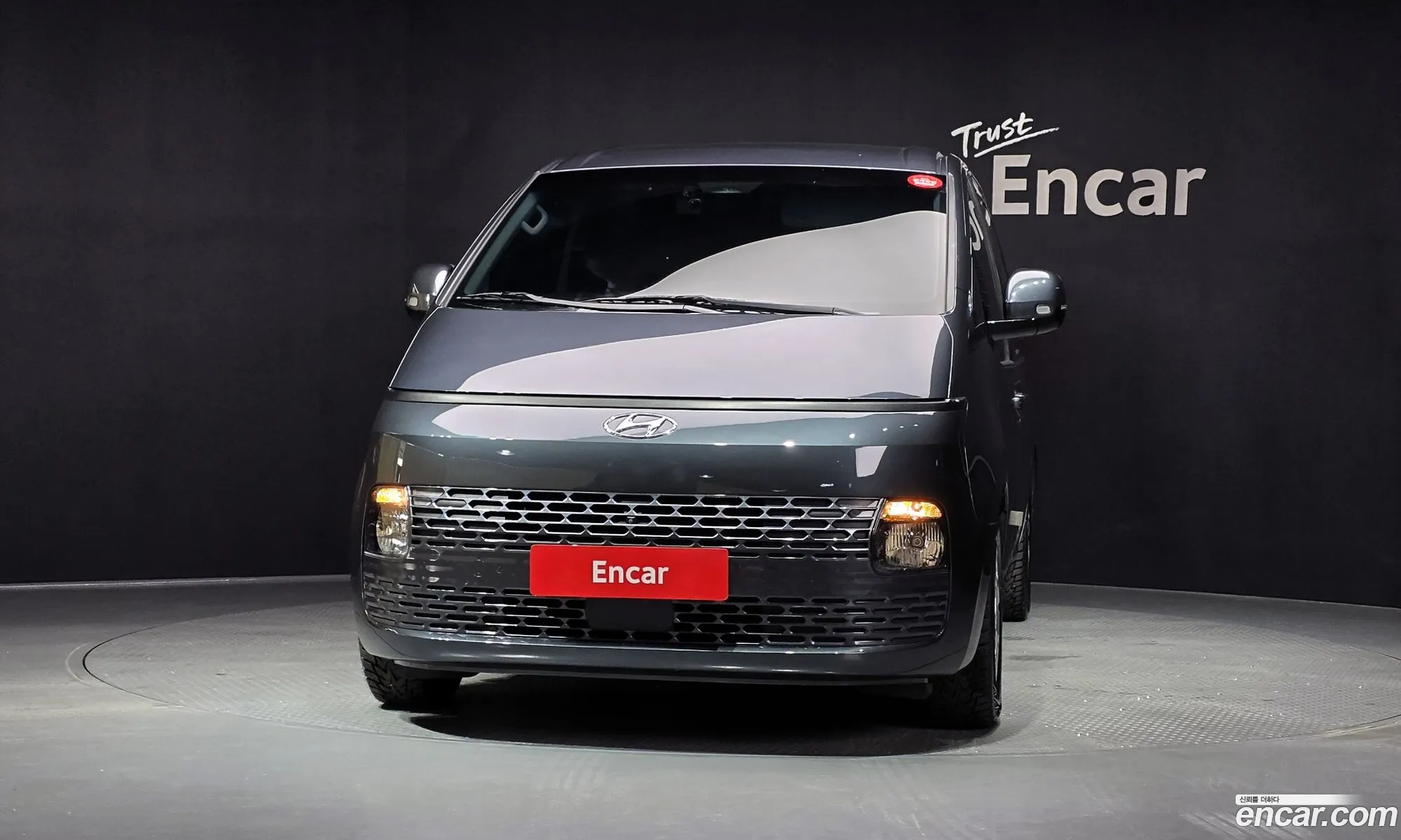 Hyundai Staria 2023 — 26