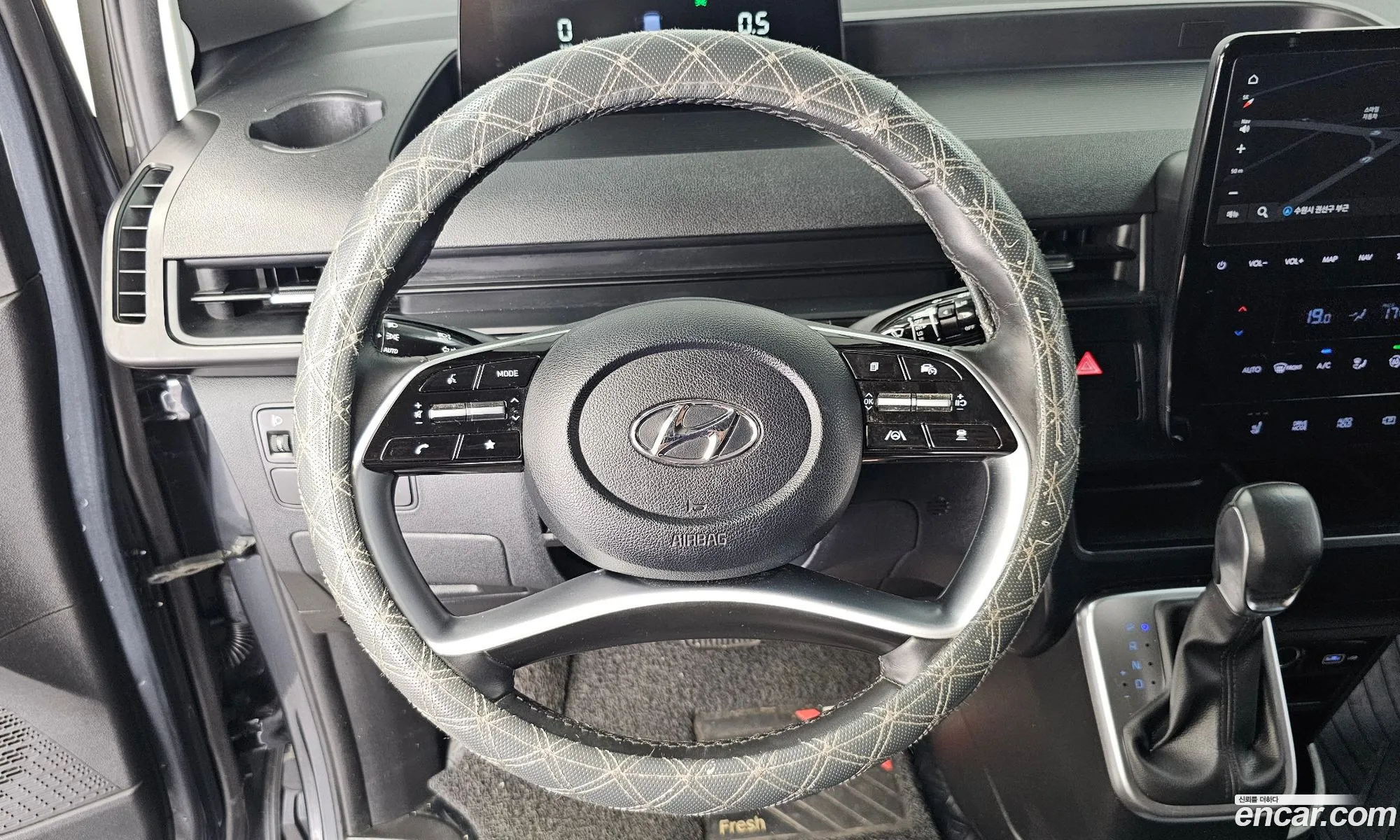 Hyundai Staria 2023 — 5