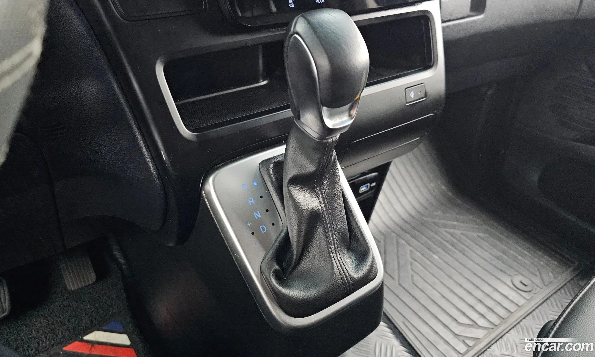 Hyundai Staria 2023 — 22