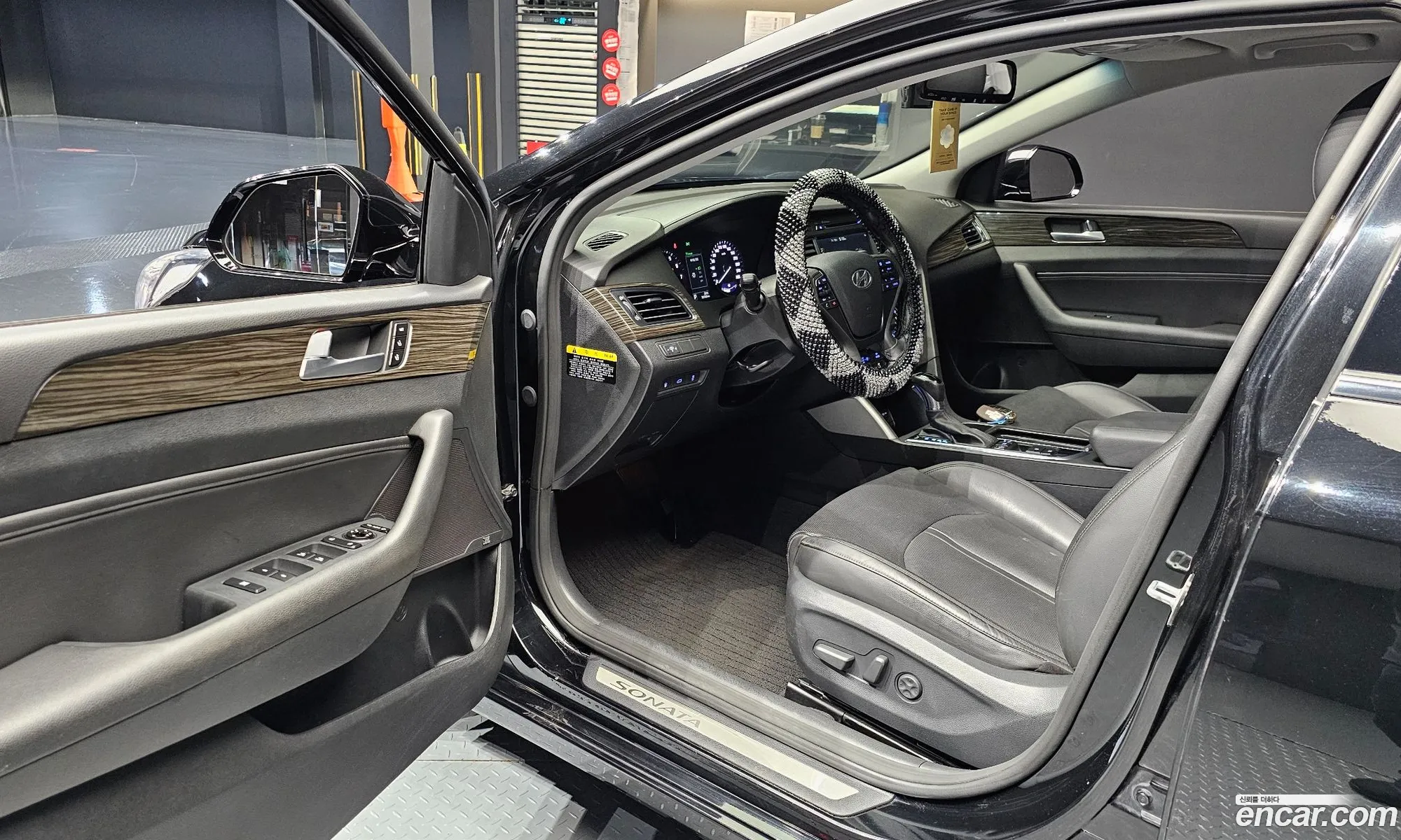 Hyundai LF Sonata 2014 — 15
