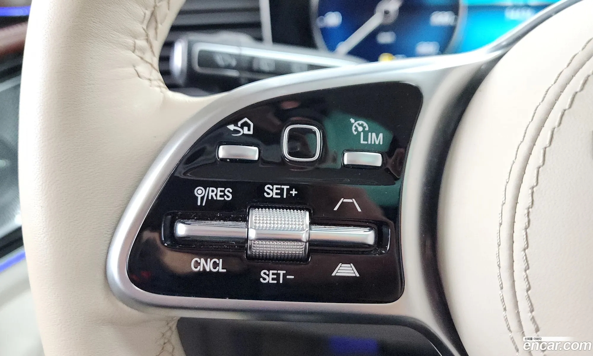 Mercedes-Benz GLS-Class X167 2023 — 9