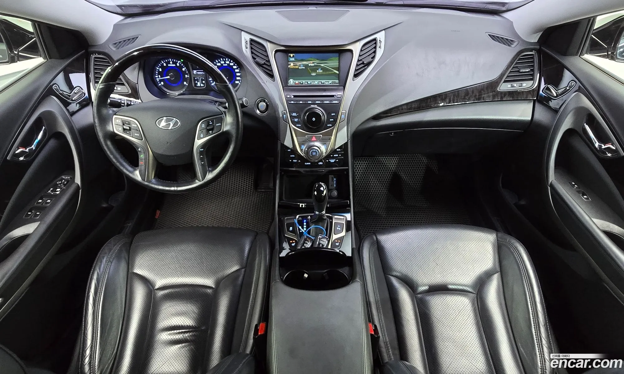 Hyundai Grandeur HG 2012 — 17