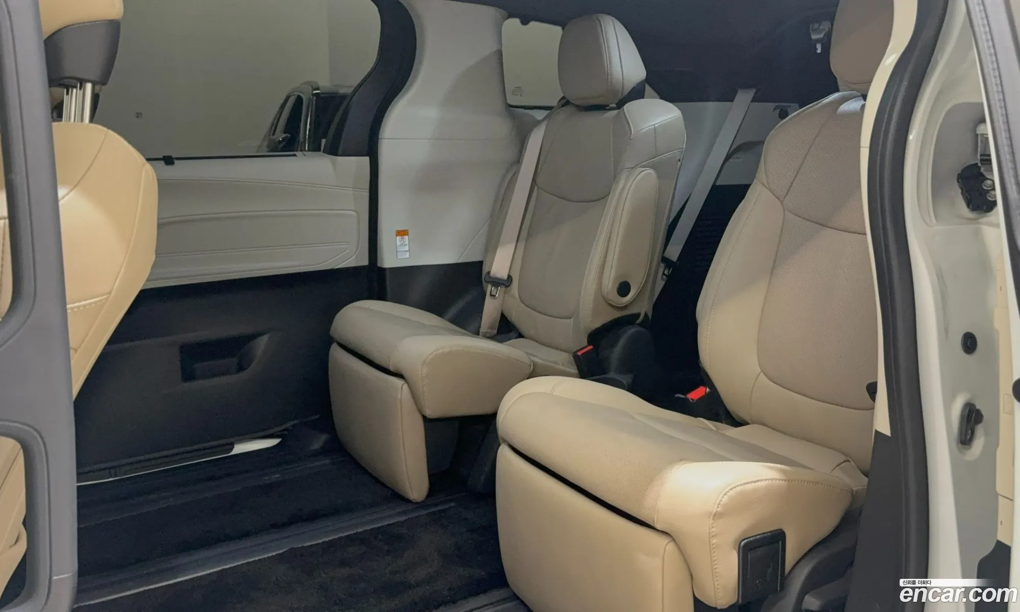 Toyota Sienna 2023 — 7