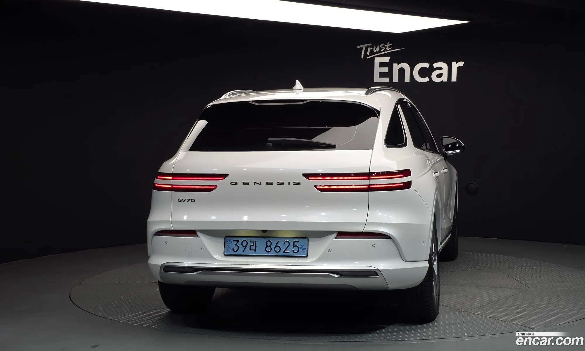 Genesis Electrified GV70 2022 — 3
