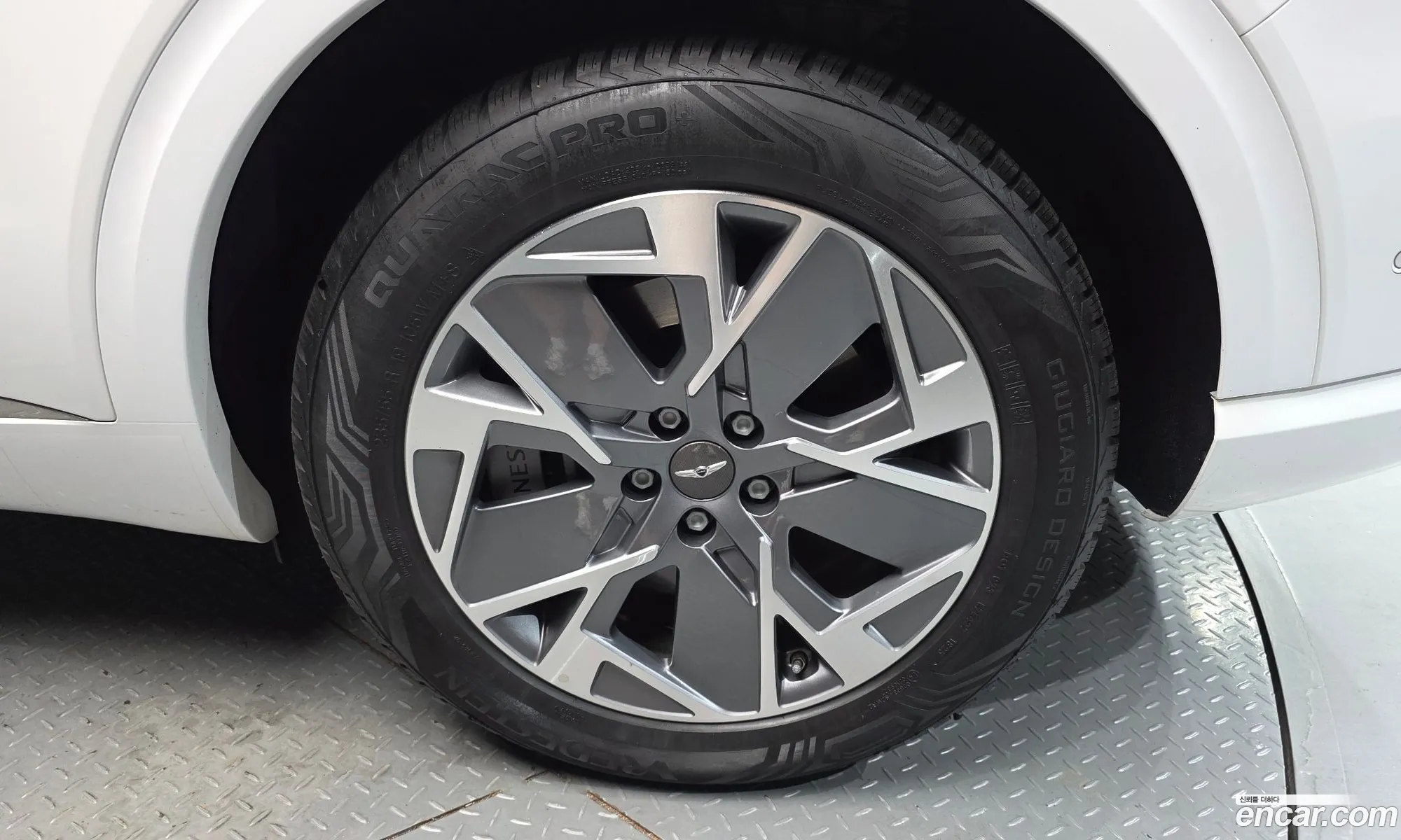 Genesis Electrified GV70 2022 — 16