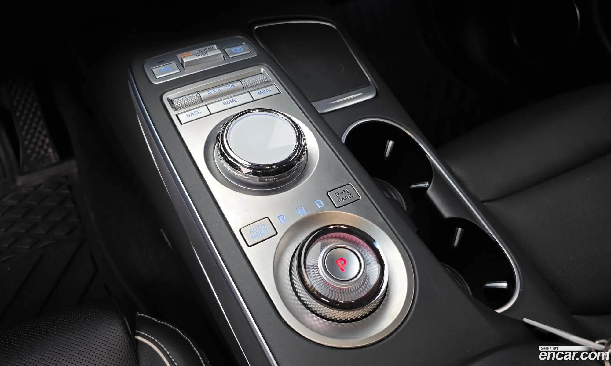 Genesis Electrified GV70 2022 — 17